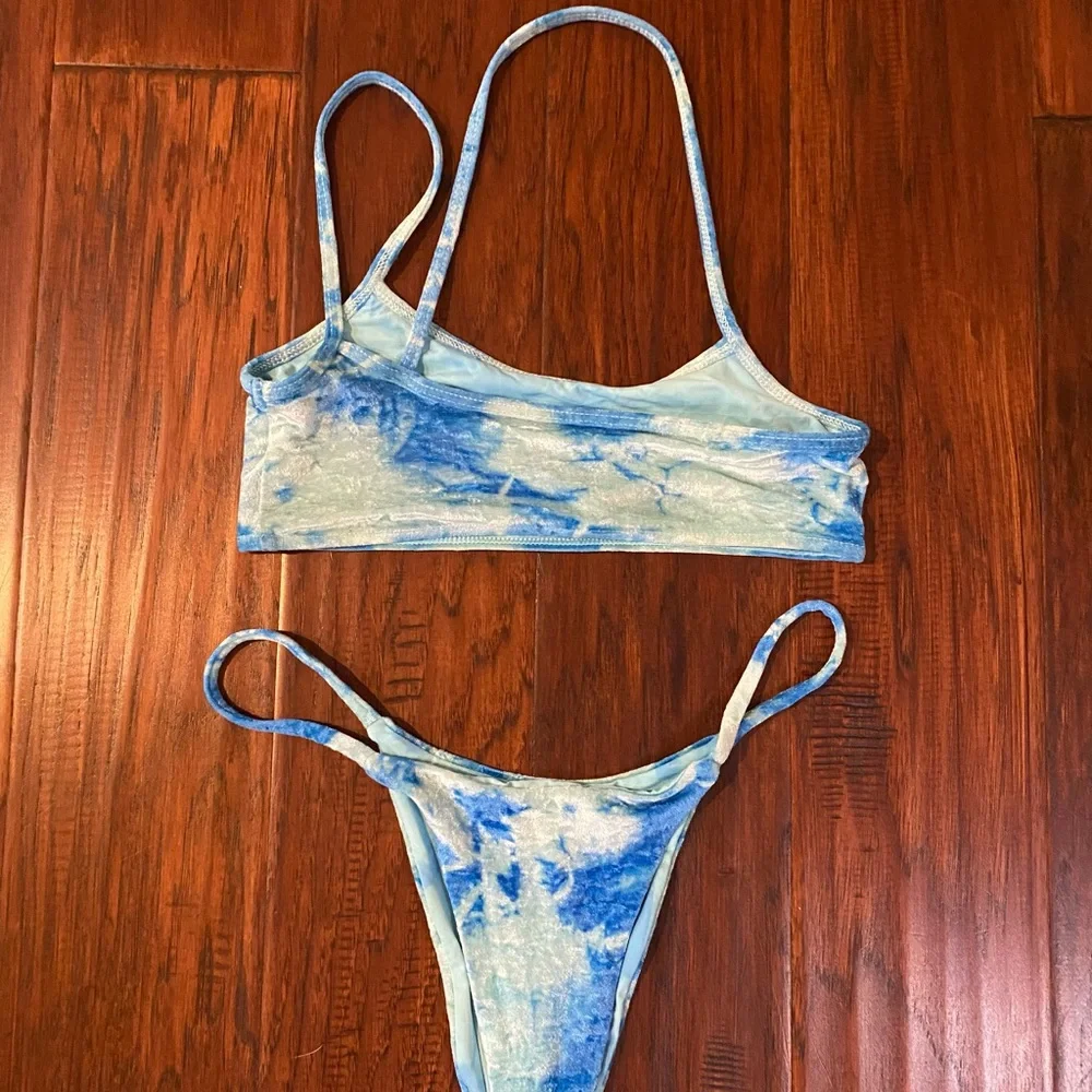 Frankie’s Bikini Blue Velvet Tye Dye XS/M